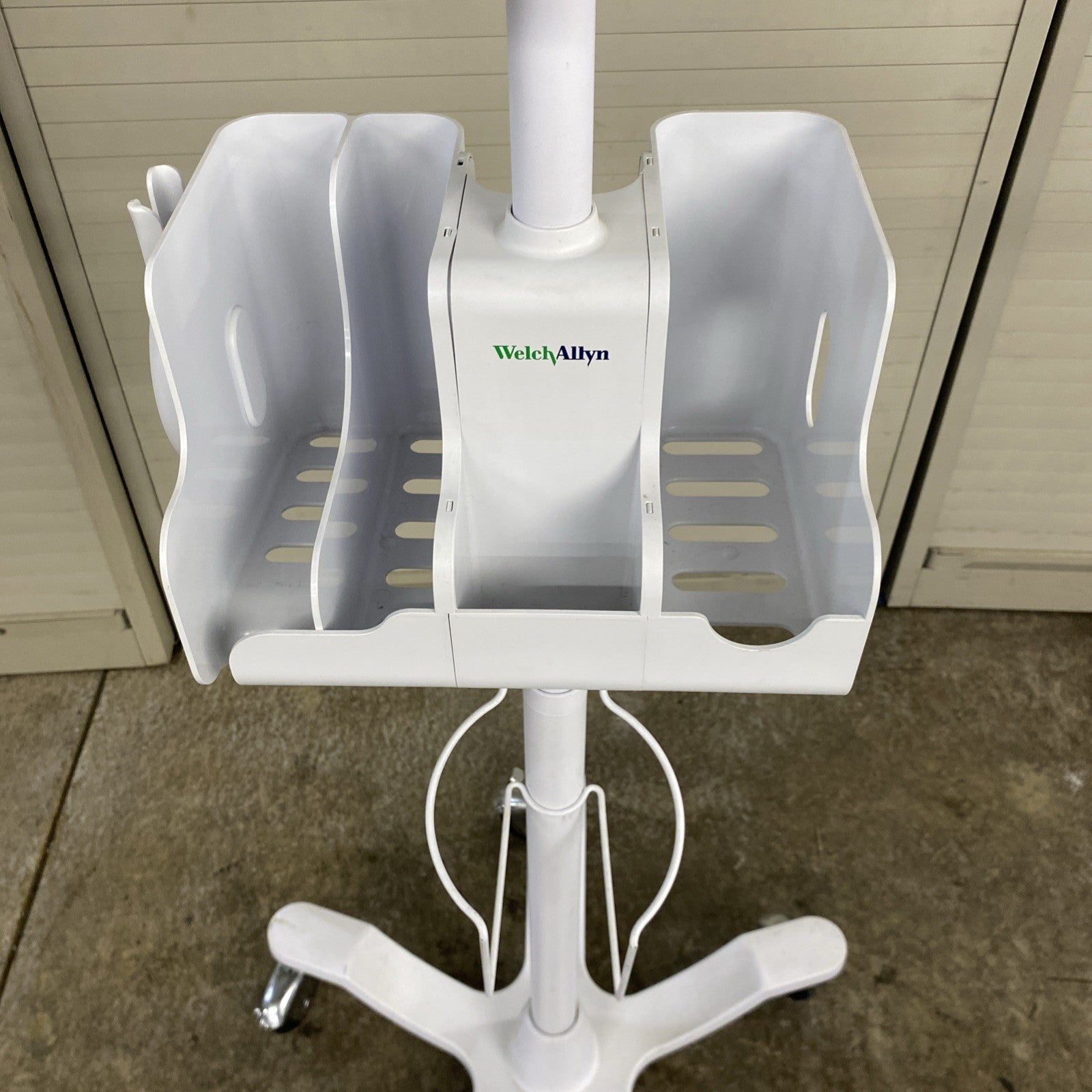 Welch Allyn 4800-60 Mobile Stand Rolling Cart for Vital Signs Monitor 6000Series9