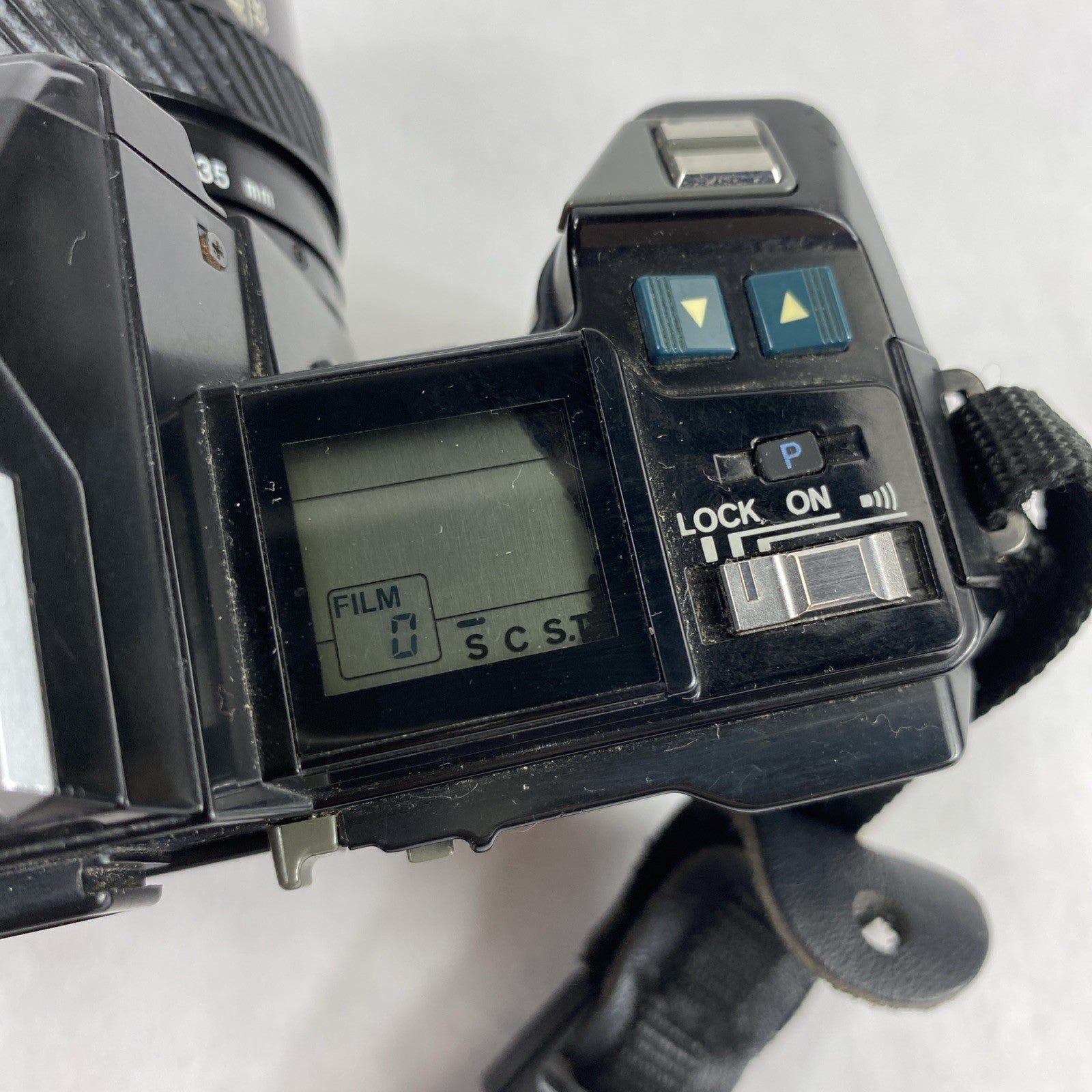 Minolta Maxxum 7000 AF SLR 35mm Film Camera With Extra Lens and Flash Attachment19