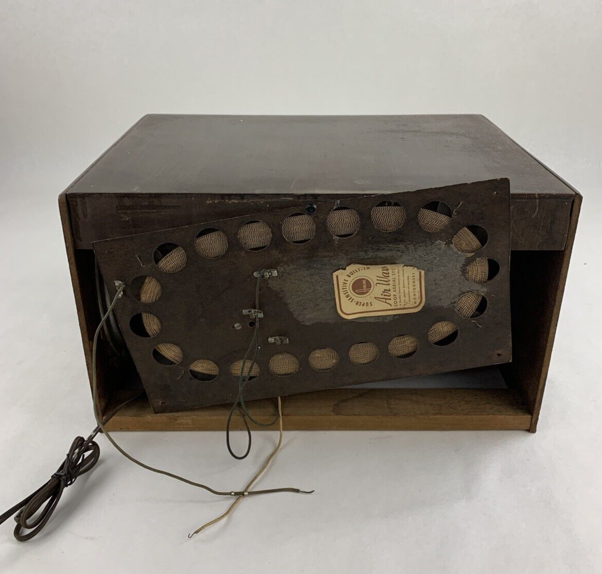 Montgomery Ward 62J-57 Super Sensitive Airline Radio Powers No Output Cut Cord