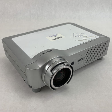 Sanyo PLC-XU86 LCD Projector – Parts or Repair Bad Lamp