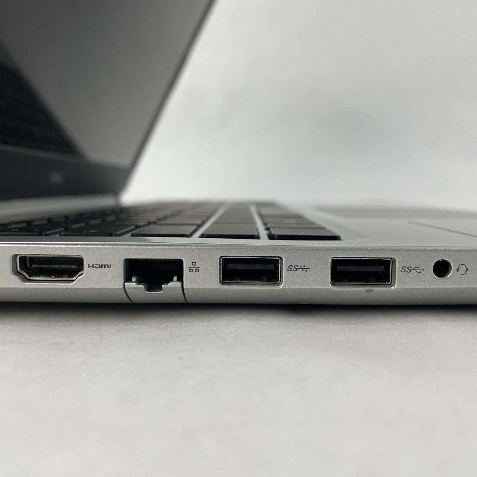 Dell Inspiron 5570 15.6" i7-8550U 1.80 GHz 12 GB RAM No SSD/OS/AC6
