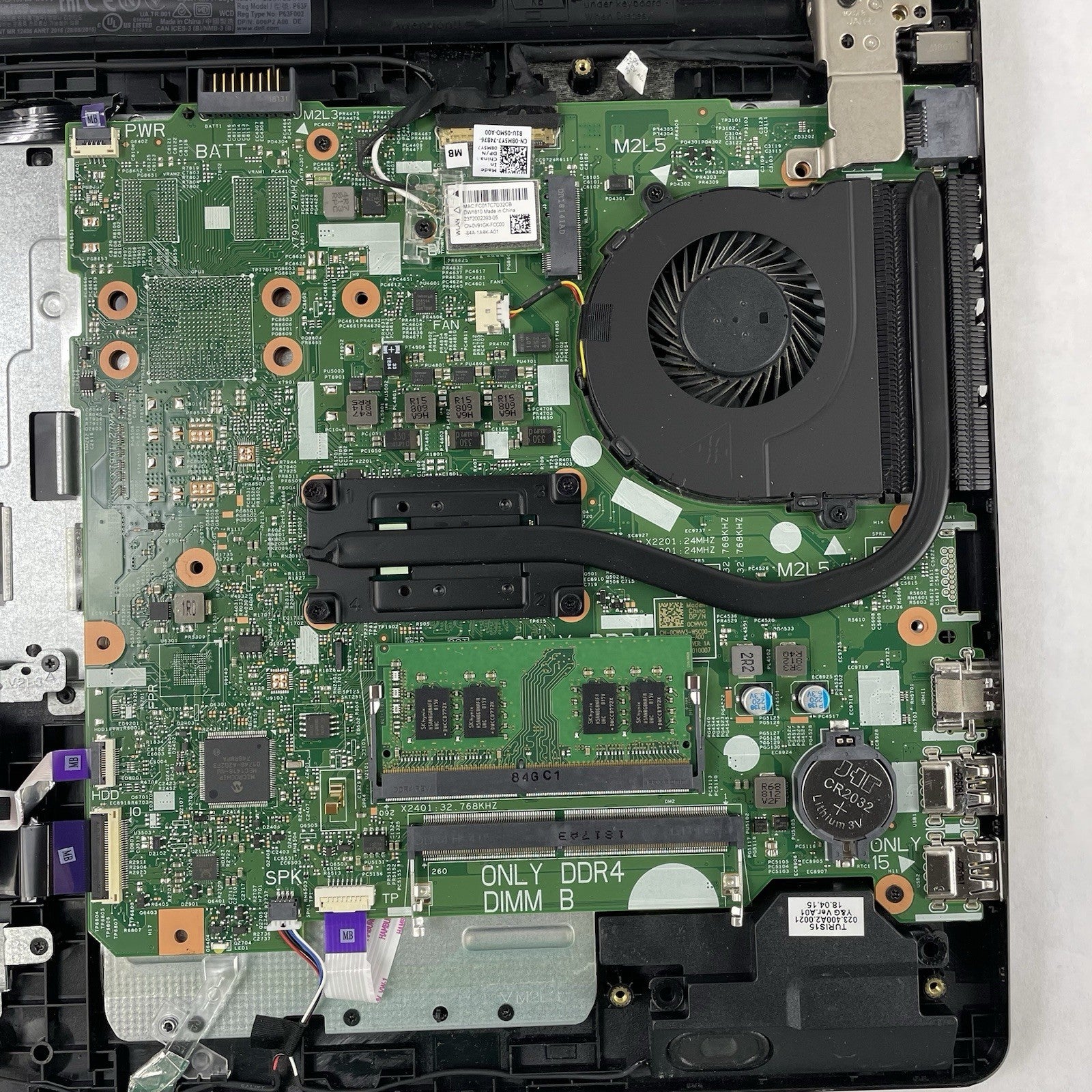 Dell Inspiron 3576 15.6" i5-8250U 1.60 GHz 8 GB RAM No SSD/OS/AC/Batt21