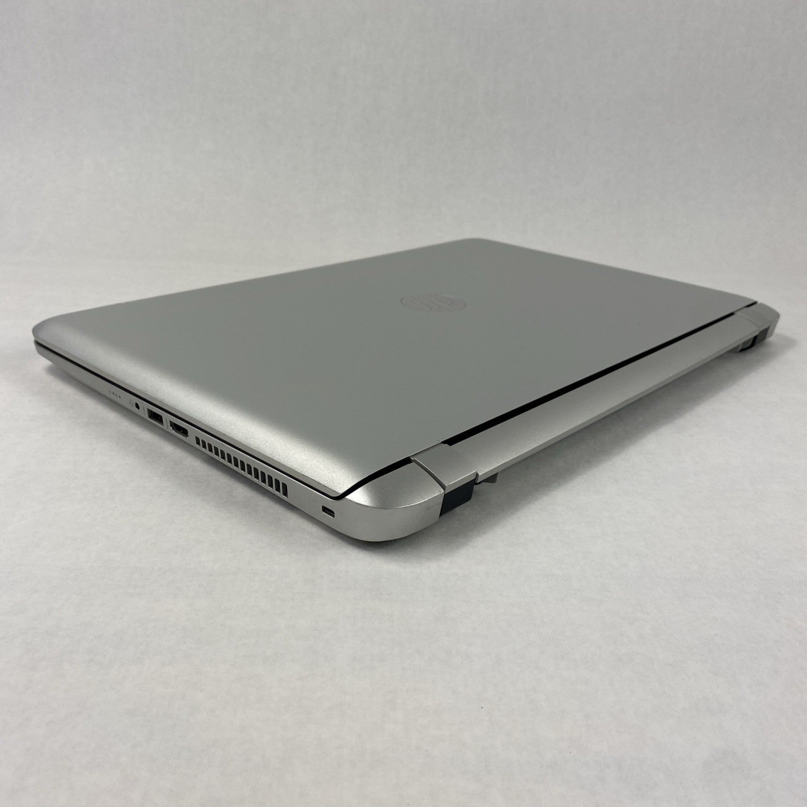 HP Envy NoteBook 17.3" Touch i7-6500U 2.5 GHz 16 GB RAM No Battery No HDD No OS