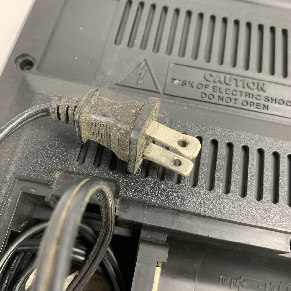General Electric Superadio II AM/FM Receiver 7-2885F - Non-Original Antenna10