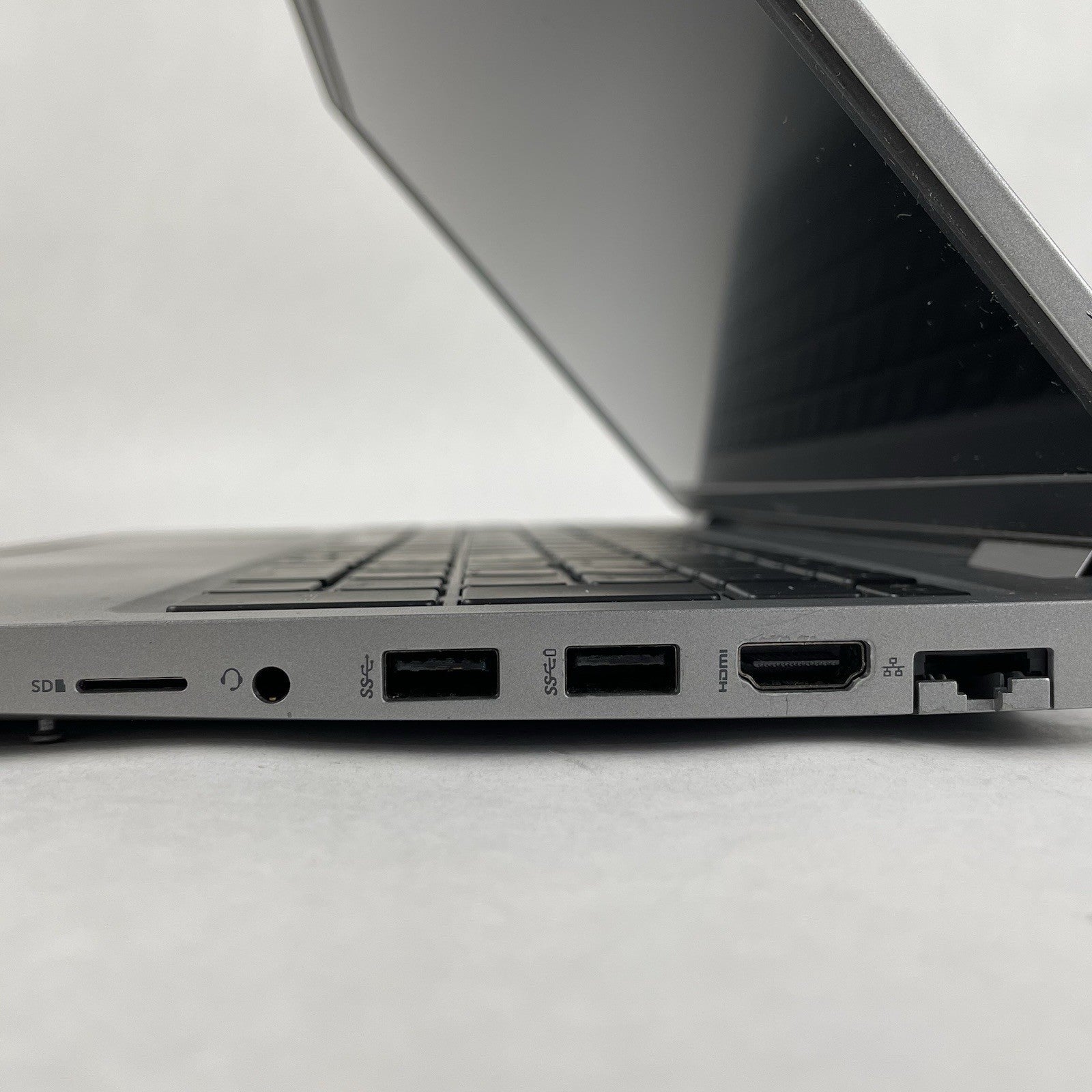 Dell Latitude 5520 15.6" i5-1145G7 2.60 GHz 8 GB RAM No SSD/OS/AC/Batt - Paint5