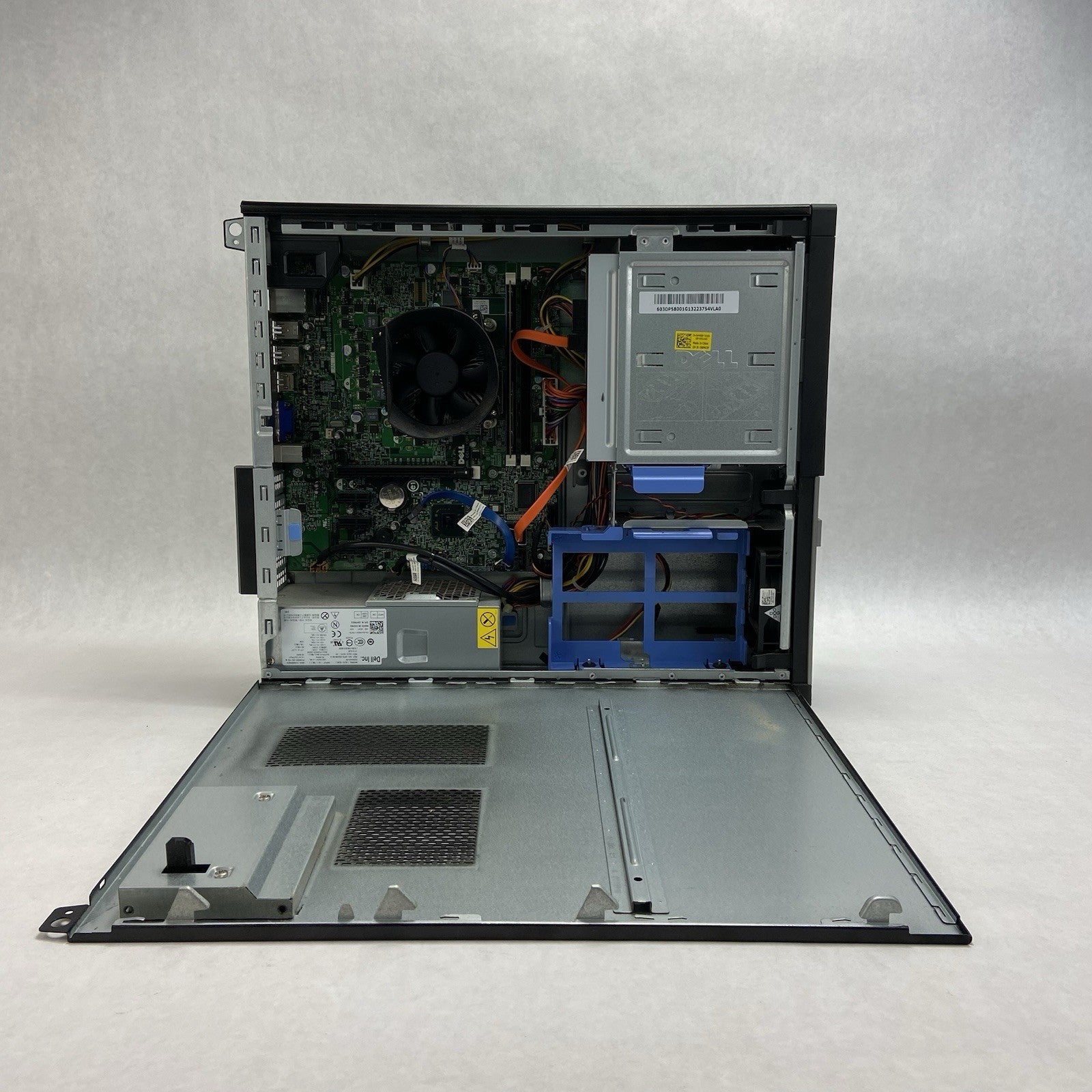 Dell Optiplex 390 DT Intel Pentium G850 2.9GHz 4GB RAM No HDD No OS7