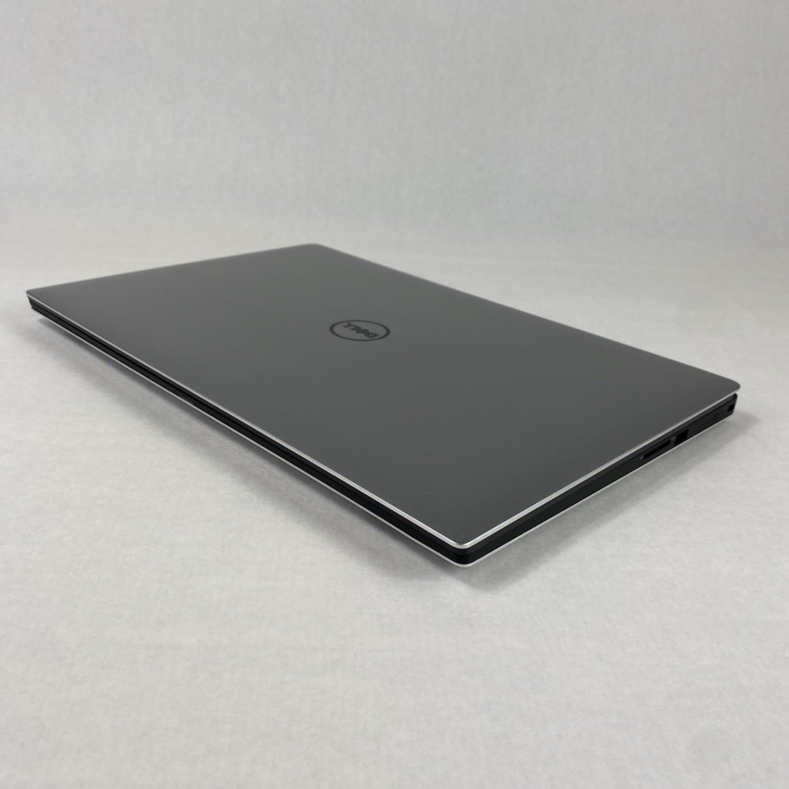 Dell Precision 5510 Intel Core i7-6820HQ 2.7 GHz 8 GB RAM 15.6" No HDD No OS