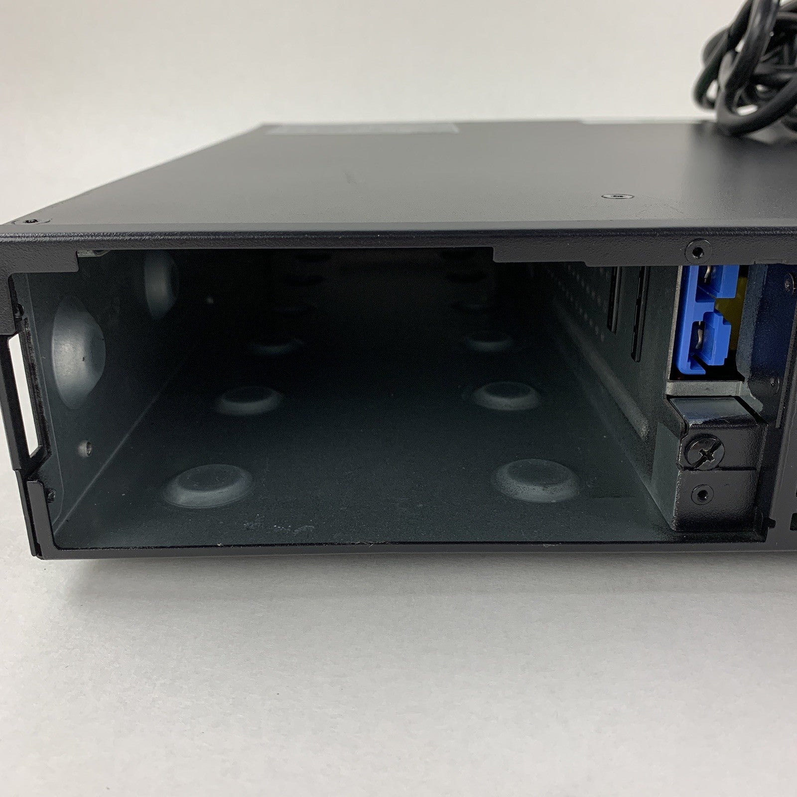 APC SMX1500RM2UCNC Rack Mounted Battery Backup AP9630 Tested No Batts No Caddy