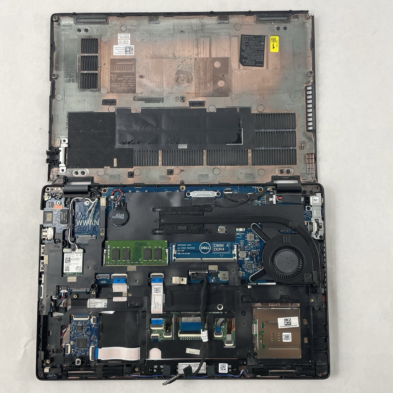 Dell Latitude 5400 14" i5-8365U 1.60 GHz 8 GB RAM No SSD/OS/AC/Batt- Bad Bottom19