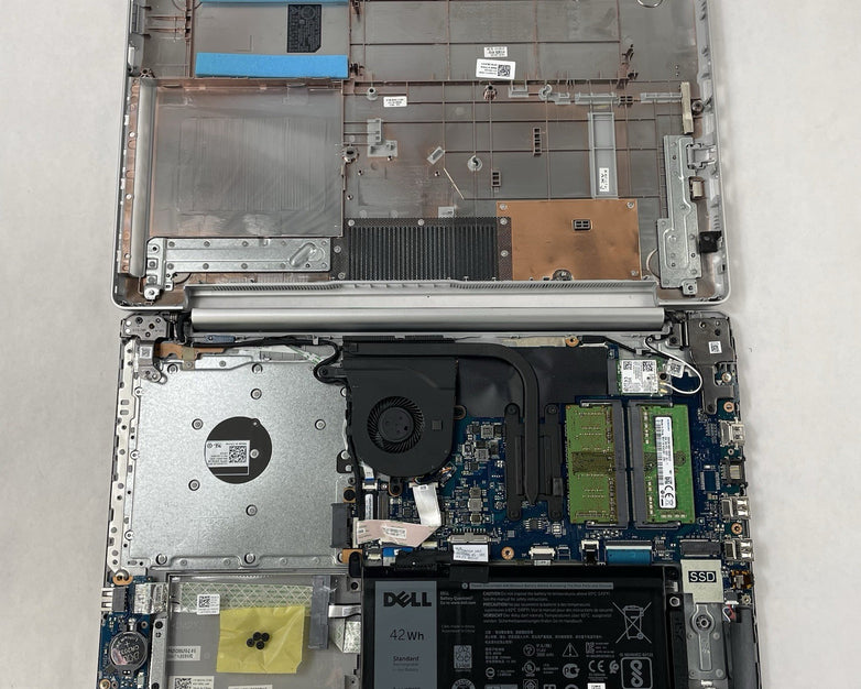 Dell Inspiron 5570 15.6" i7-8550U 1.80 GHz 12 GB RAM No SSD/OS/AC