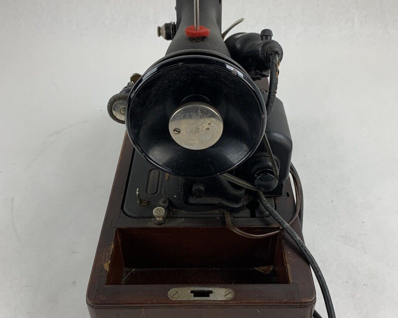 Singer Sewing Machine 15-7 Powers On Motor Runs Dried Belts
