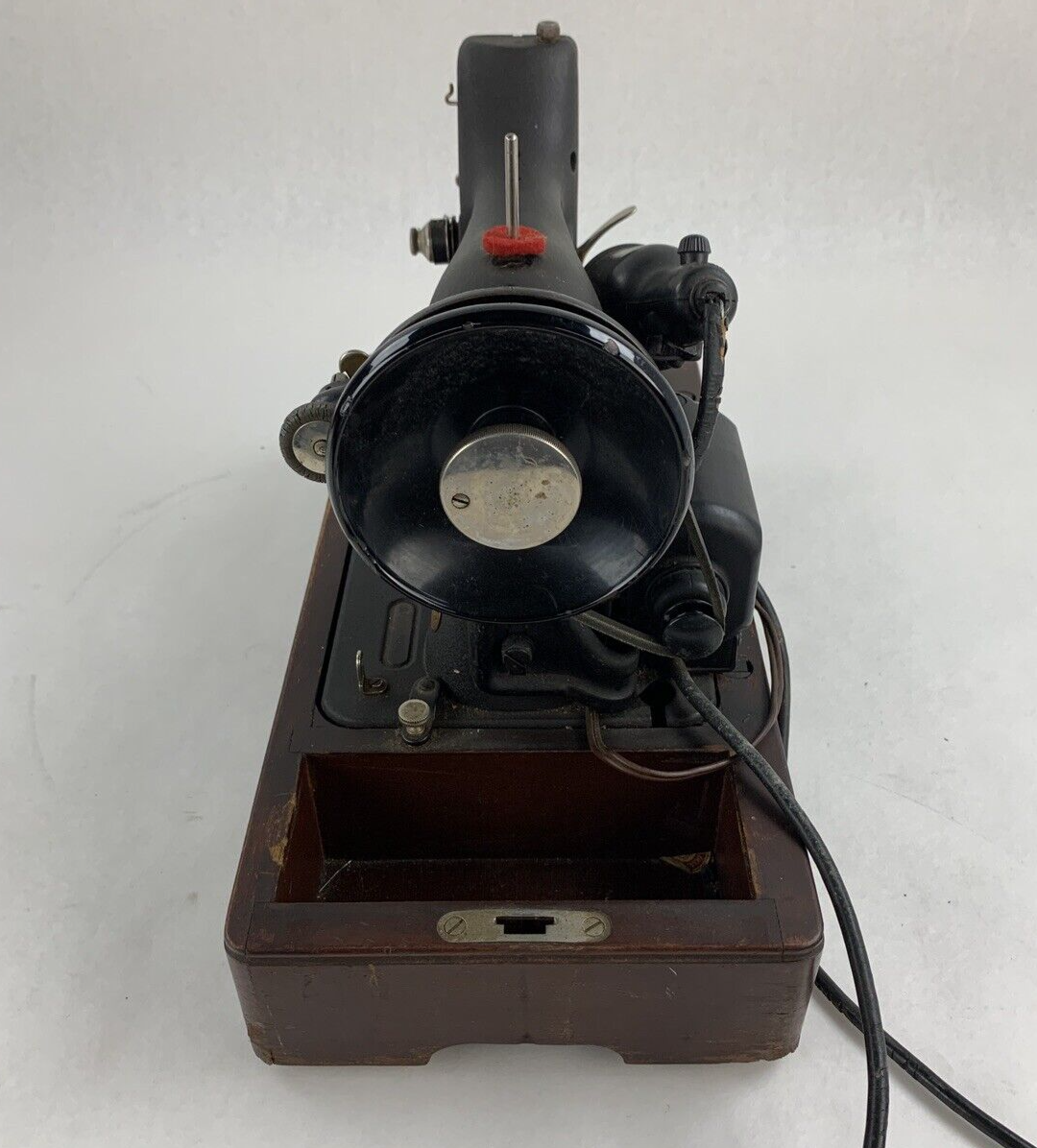 Singer Sewing Machine 15-7 Powers On Motor Runs Dried Belts