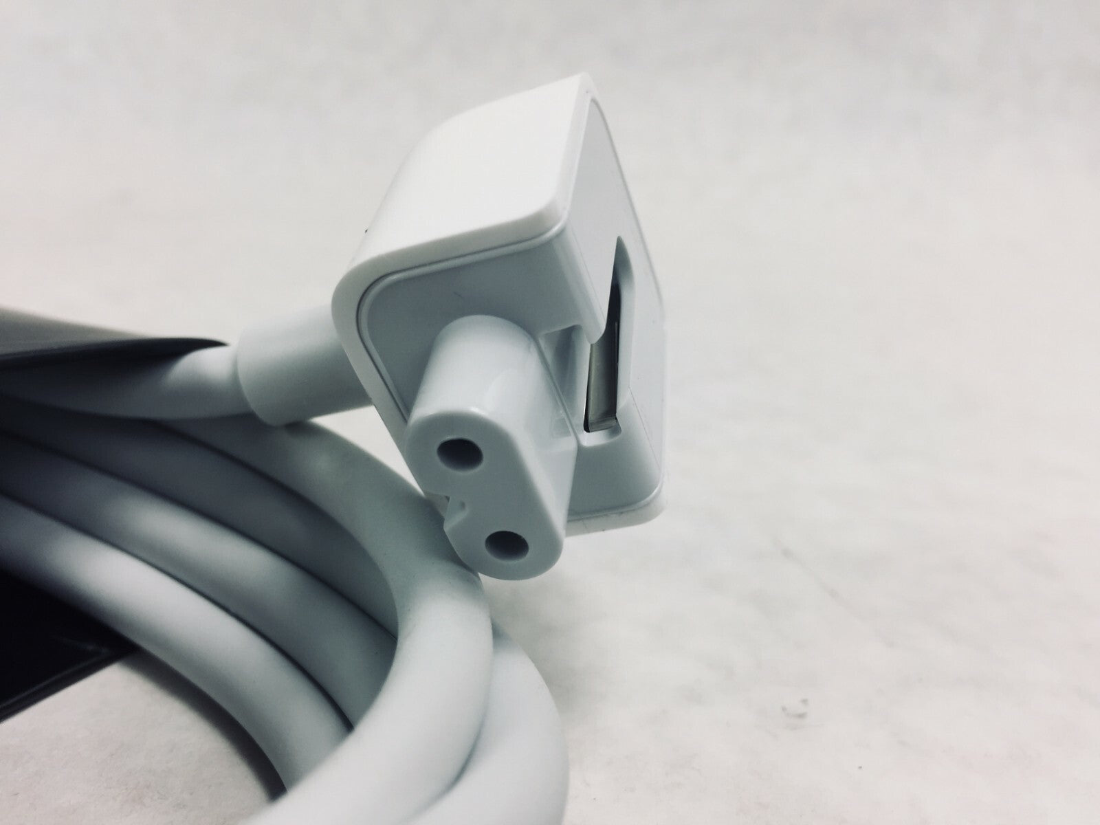 OEM Apple (Longwell)  E344535  LS-7A  2.5A 125V  6Ft  AC Power Cord