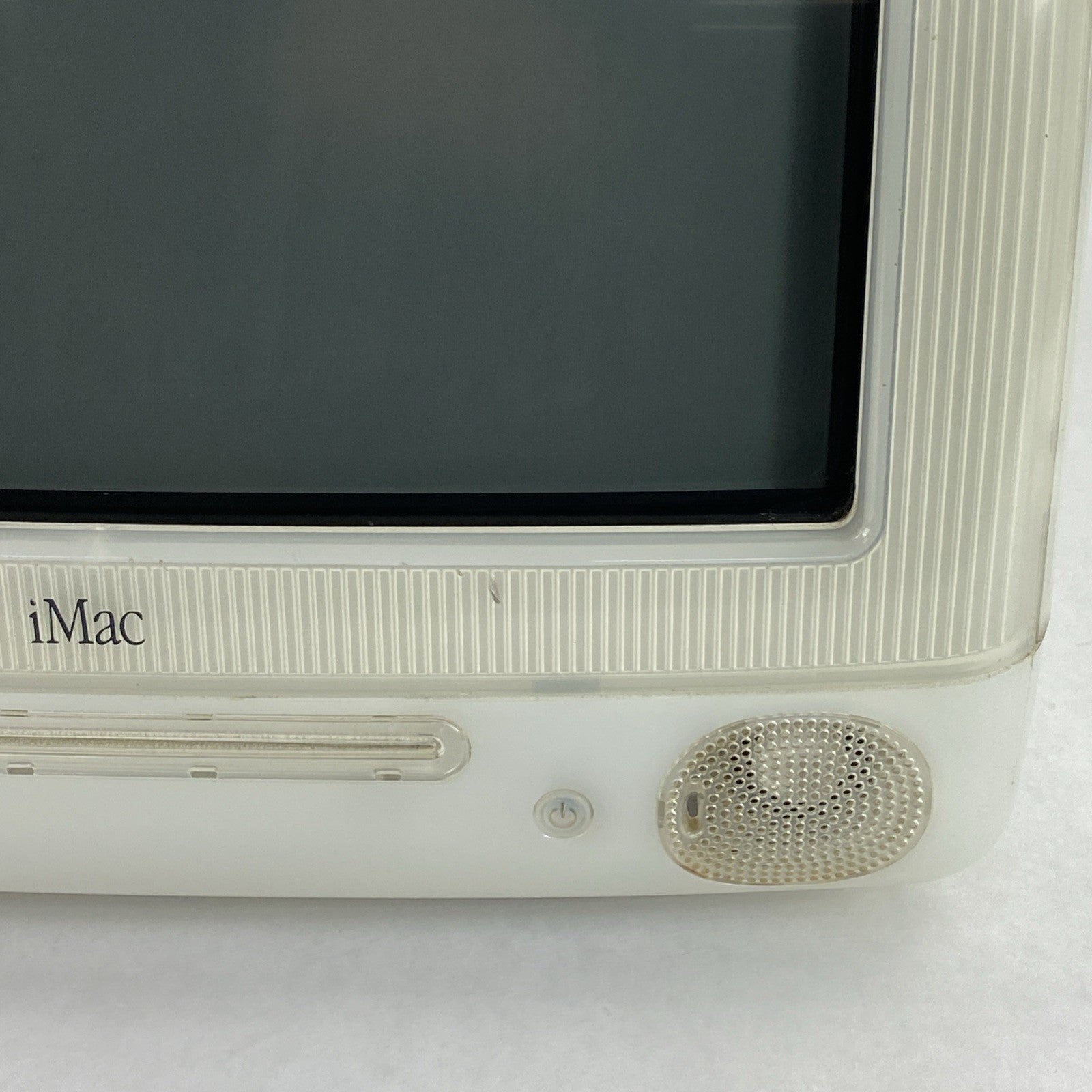 Apple M5521 iMac G3 DV SE Snow 2000 PowerPC 750 (G3) 500MHz 128 MB RAM No HDD/OS6