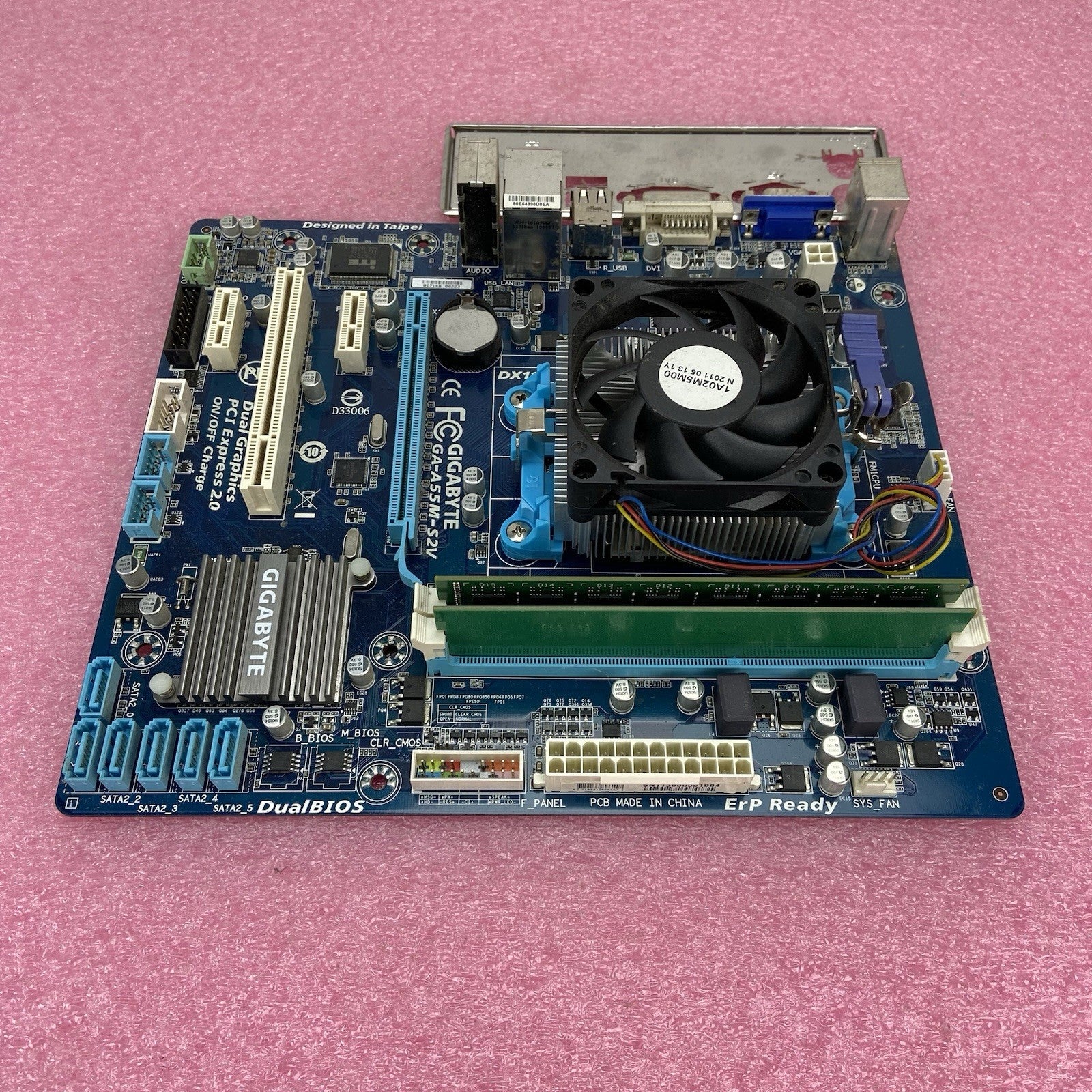 Gigabyte GA-A55M-S2V Motherboard AMD A4-3300 2.5GHz 6GB RAM w/IO Shield2