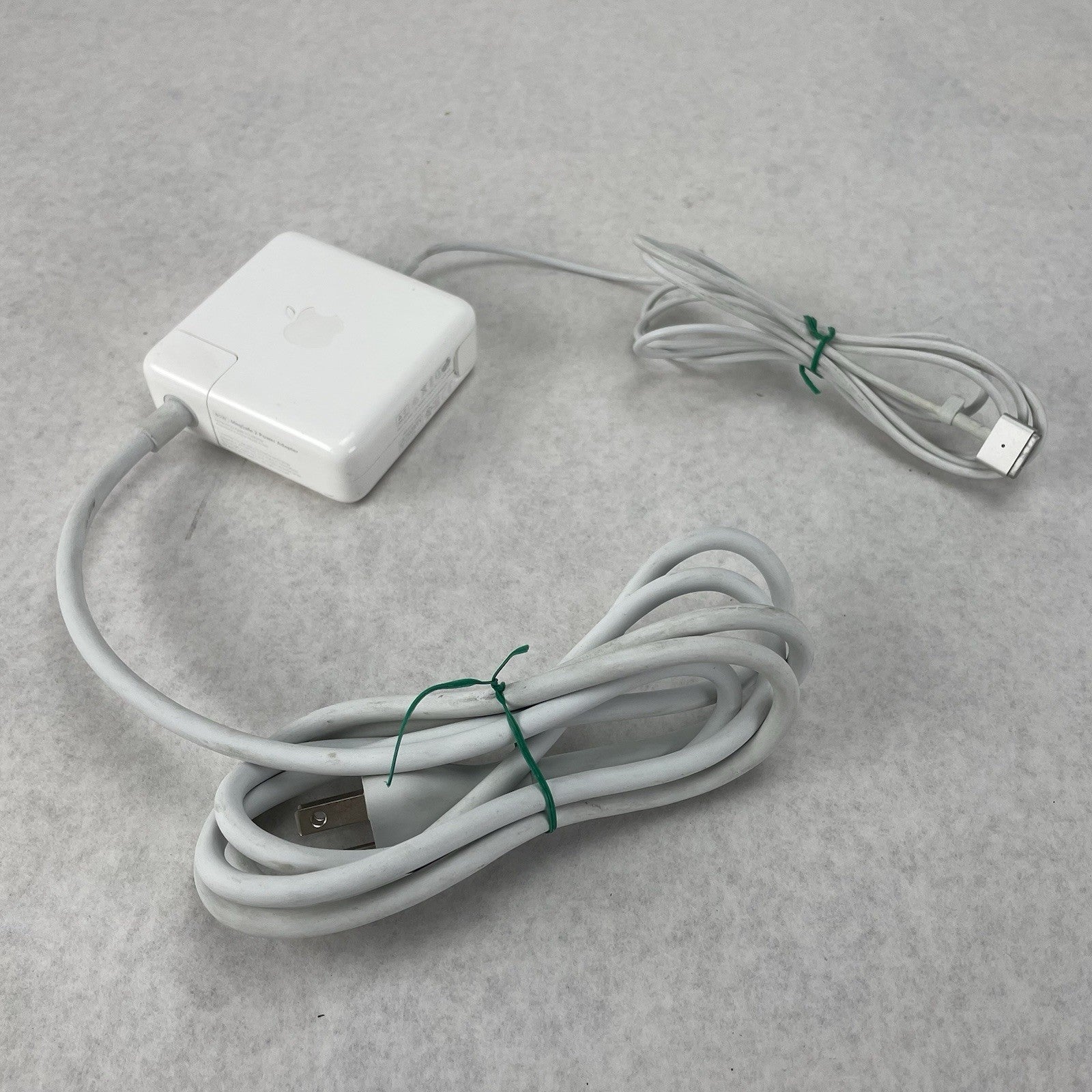 Apple A1424 OEM 85W MagSafe 2 Adapter Charger0