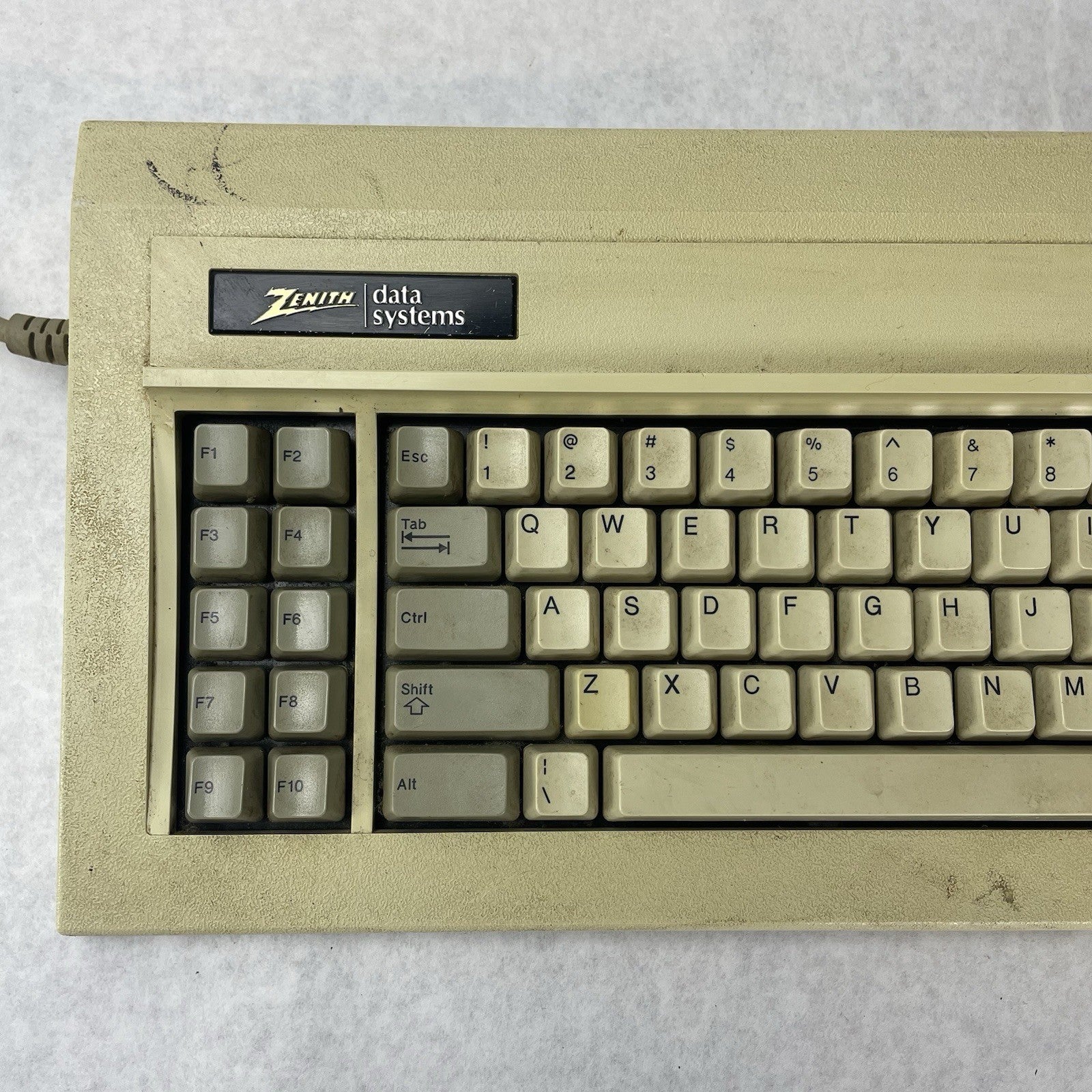 Zenith Data Systems Z-150 Keyboard Yellow Switches2