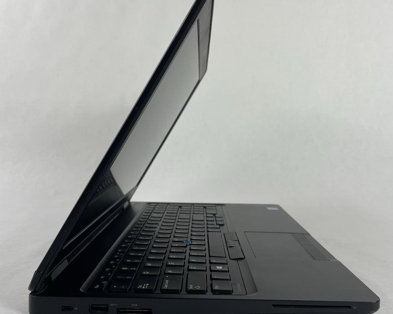 Dell Latitude 5580 15.6" i5-7300U 2.60 GHz 8 GB RAM No SSD/OS/Batt - Bad Corner