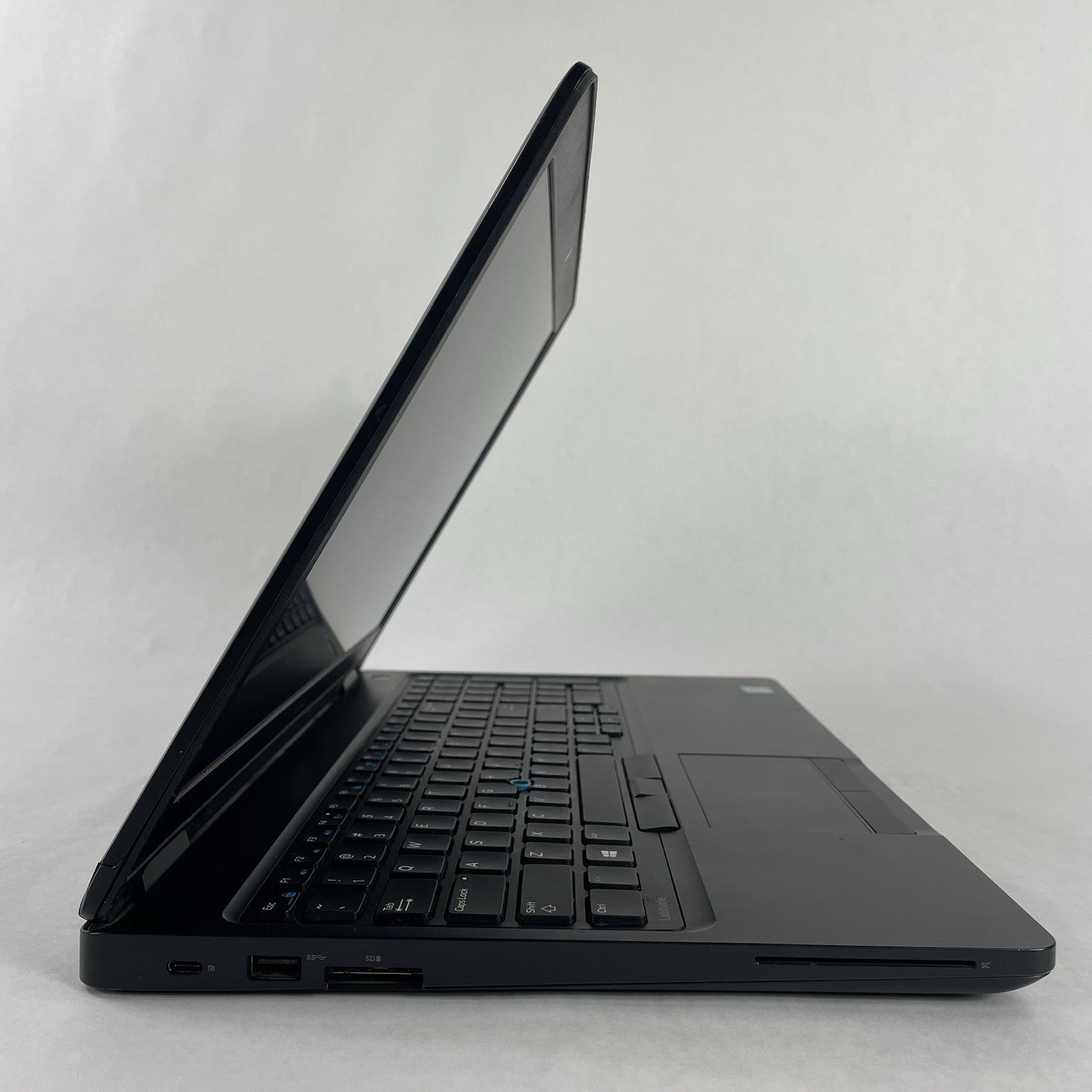Dell Latitude 5580 15.6" i5-7300U 2.60 GHz 8 GB RAM No SSD/OS/Batt - Bad Corner5