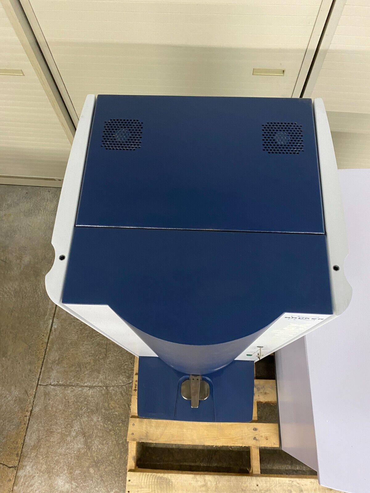 Bruker Microflex LT/SH Mass Spectrometer w/ GE 8221 Pump GE/OT
