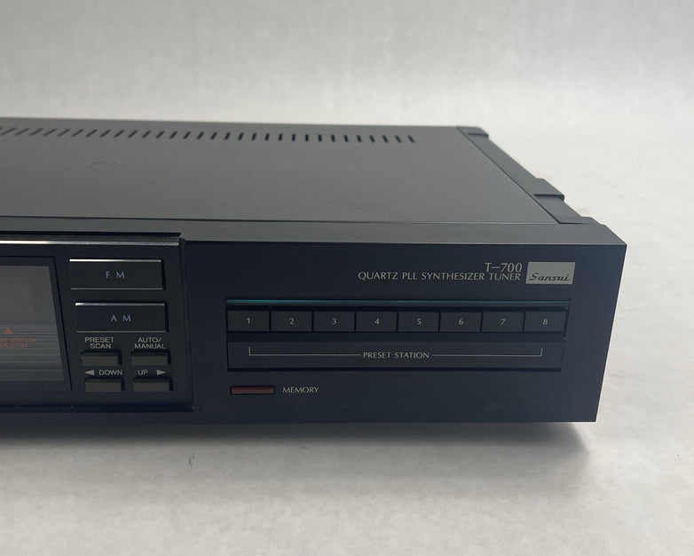 Sansui T-700 Quartz PLL Synthesizer AM/FM Stereo Tuner Power Tested