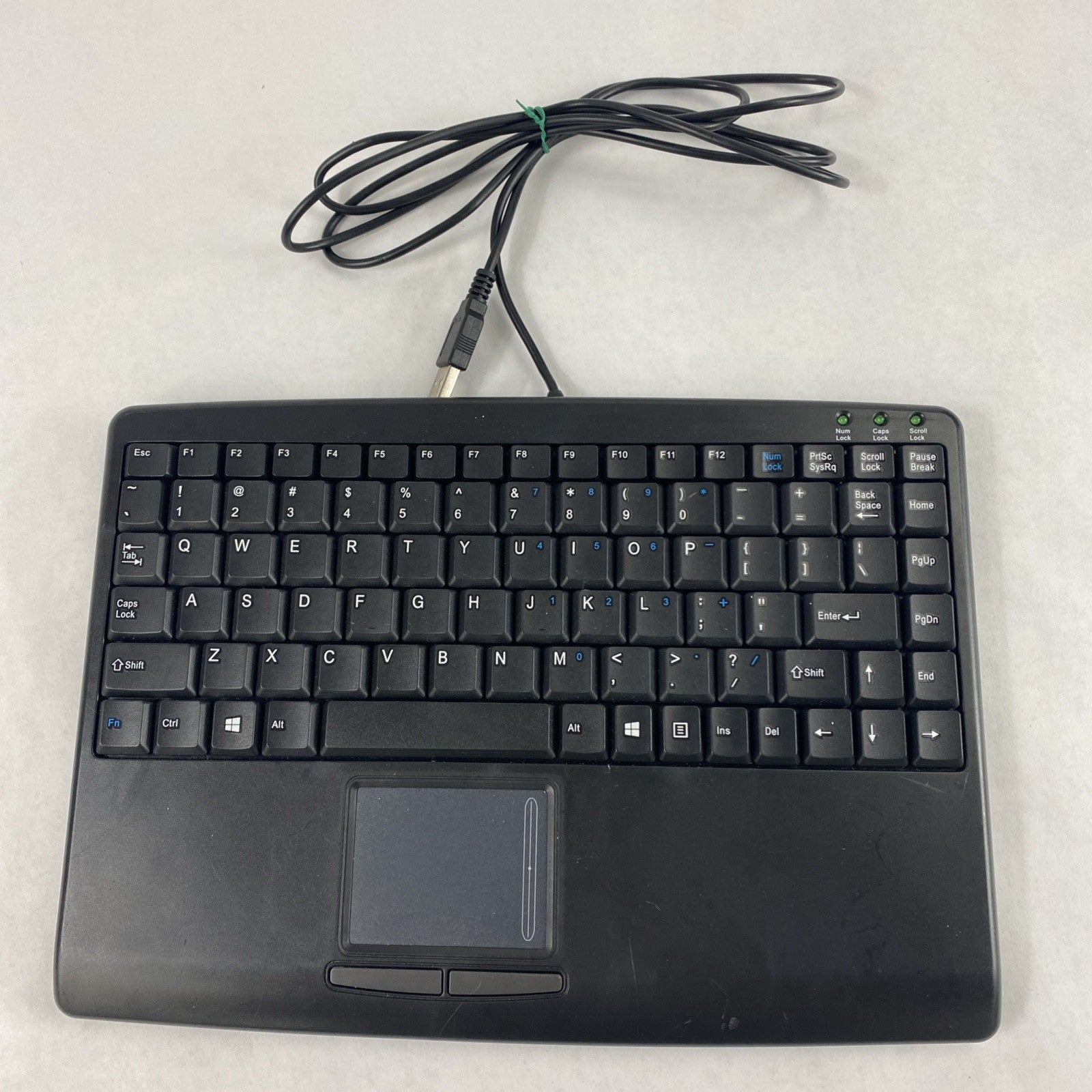 Adesso AKB-410UB SlimTouch USB-Wired Mini Keyboard1