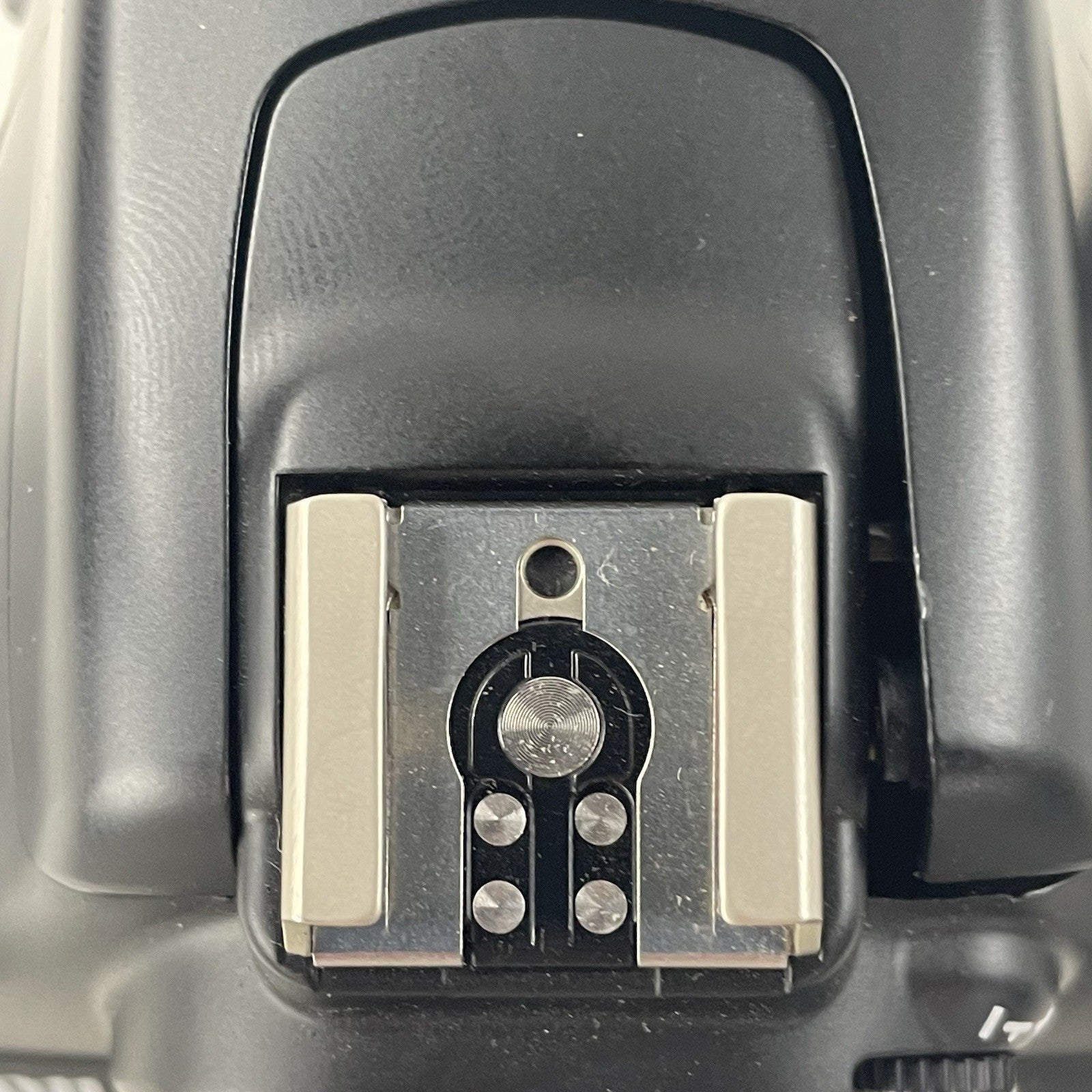 Canon DS126291 EOS Rebel T3 Power Tested No Memory Card