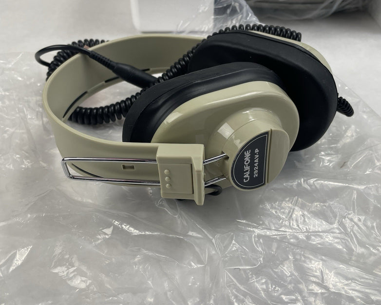 Califone Model 1886 CD Player/Recorder with  Headphones & 10-Port Stereo Jackbox