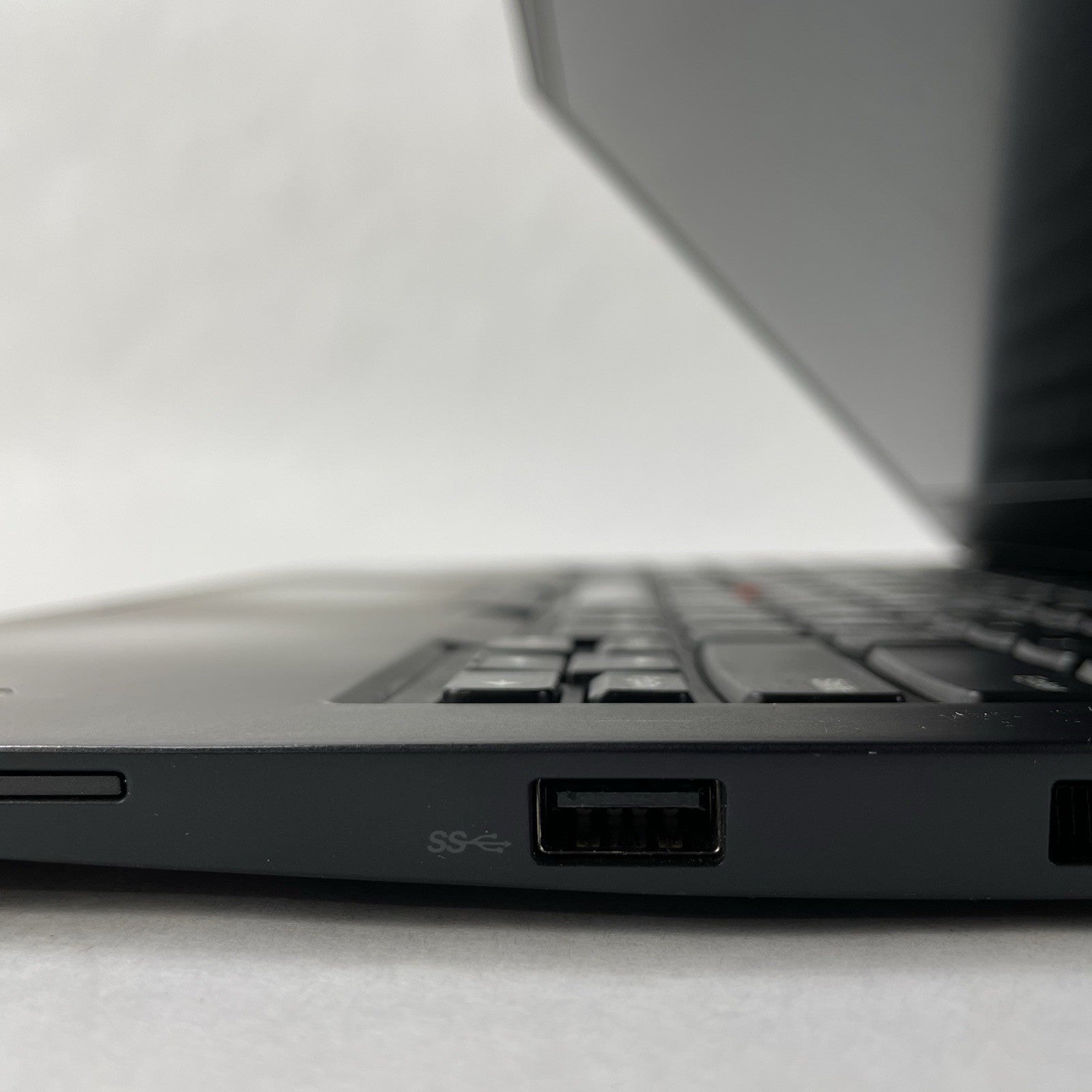 Lenovo ThinkPad T480s 14" i7-8650U 1.90 GHz 8 GB RAM No SSD/OS/AC7