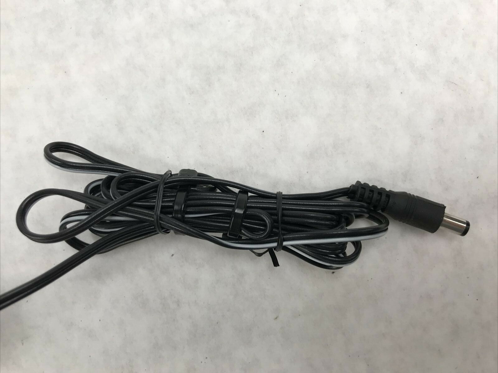 Tamura AC Adapter 835AS15080 IN:120V AC 60Hz 20W OUT: DC 15.0V 800mA