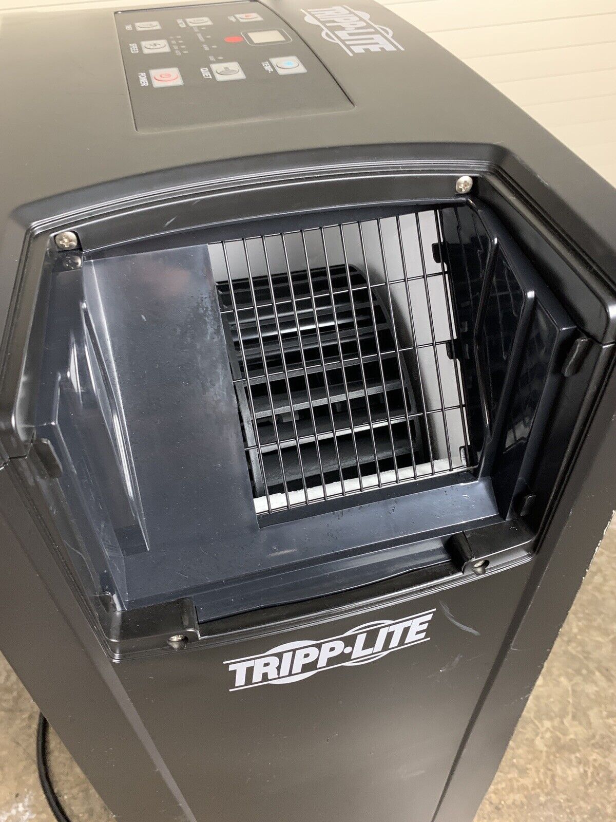 Tripp Lite SRCOOL12K Portable Air Conditioner 1400w 120V 60Hz 1400W Tested