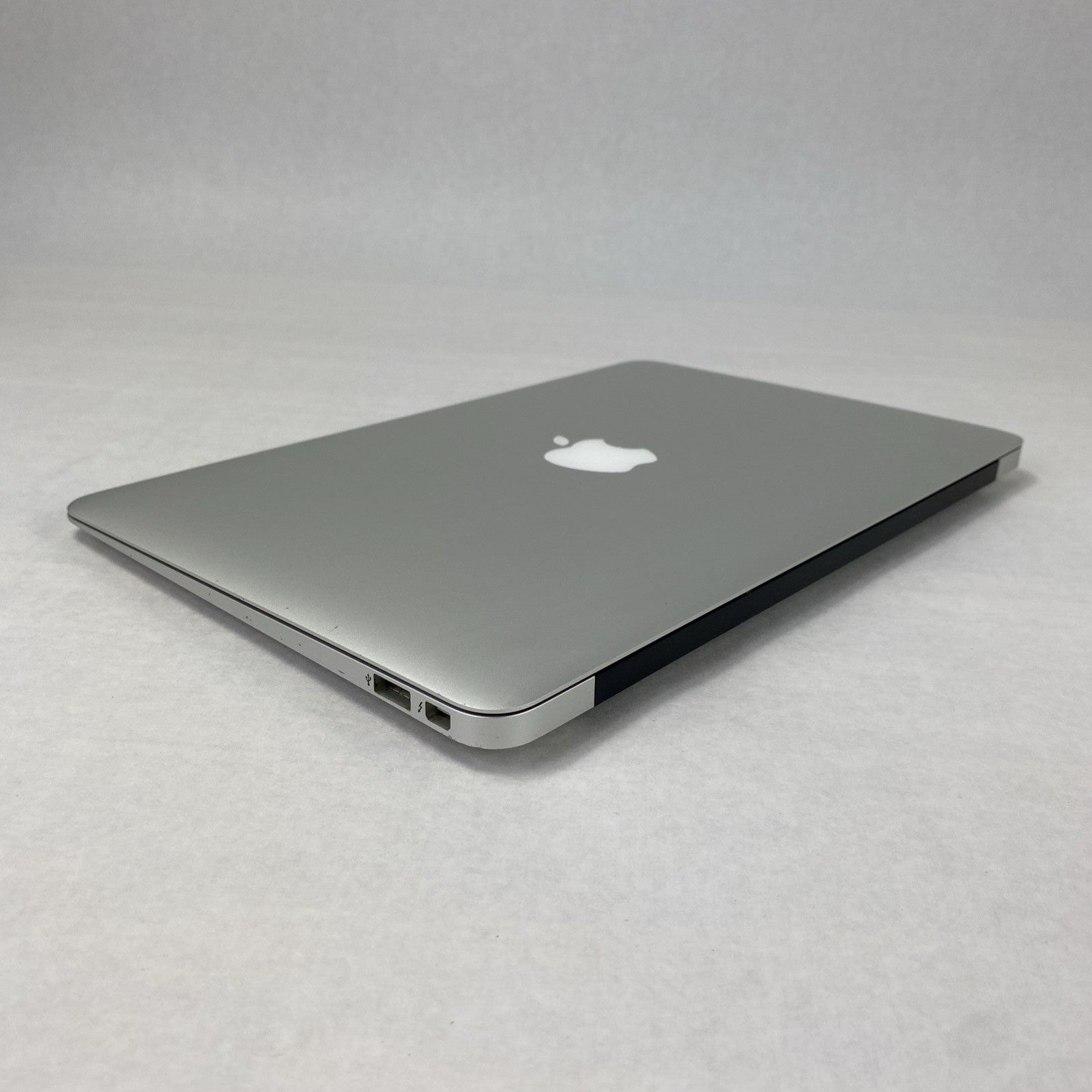 Apple A1465 MacBook Air 2013 11" 1.3Ghz i5 4GB RAM 120GB SSD macOS 11.7.1