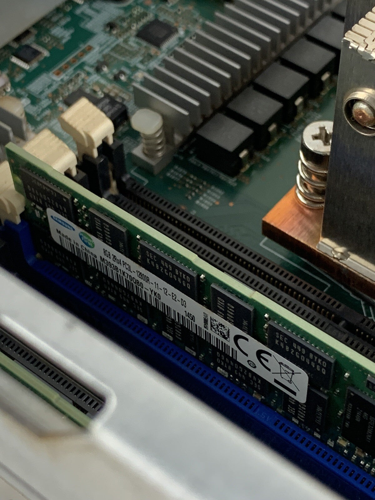 Cisco UCSC-C240-M3 2x Xeon E5-2640 2.5 GHz 64 GB RAM No OS No HDD
