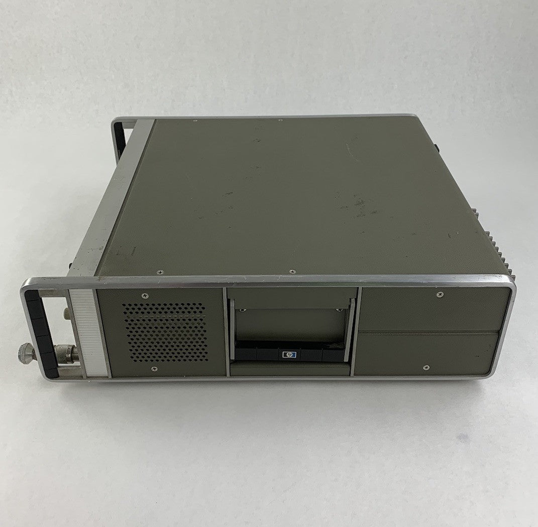 HP Hewlett-Packard 8640B Signal Generator - Power Tested