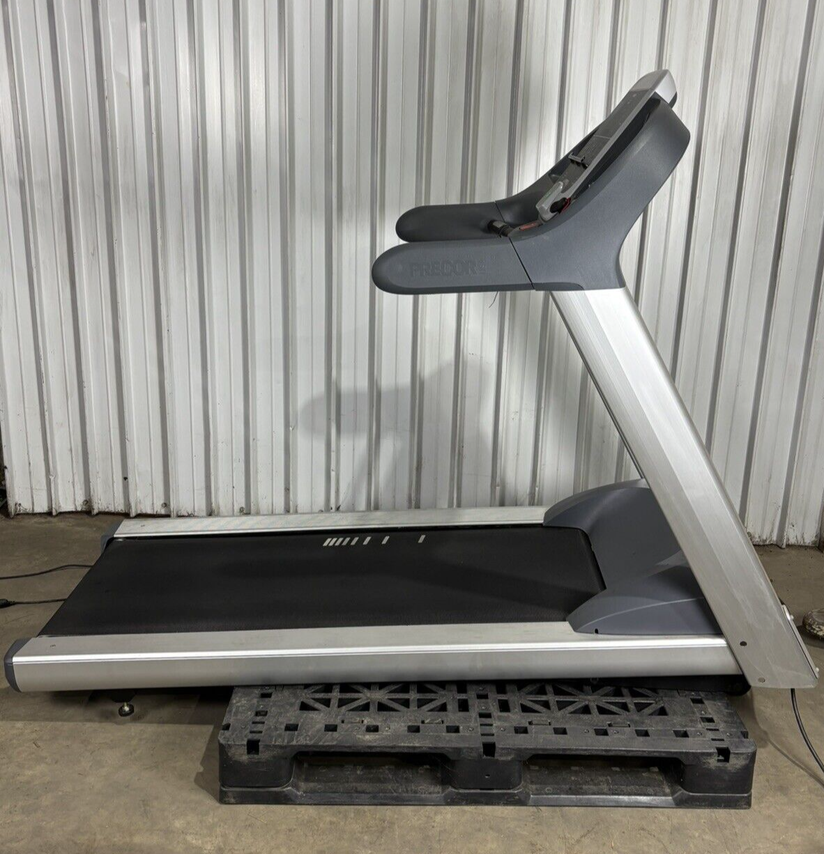Precor 932i Precision Low Impact Treadmill