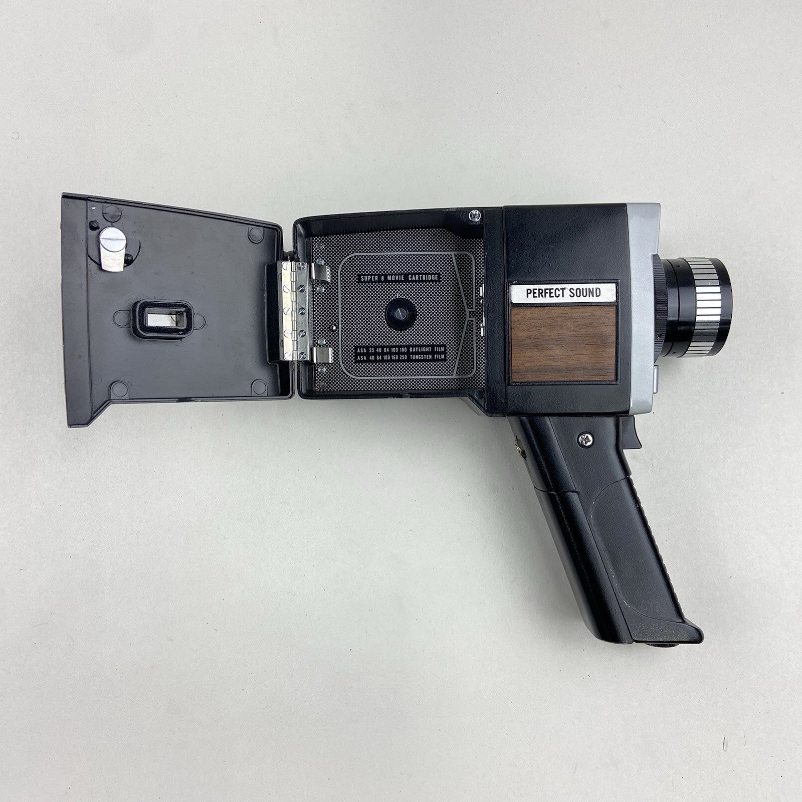 Vintage Synchronex Mark IV Movie Camera Japan 18467 Super Zoom & Case Untested7