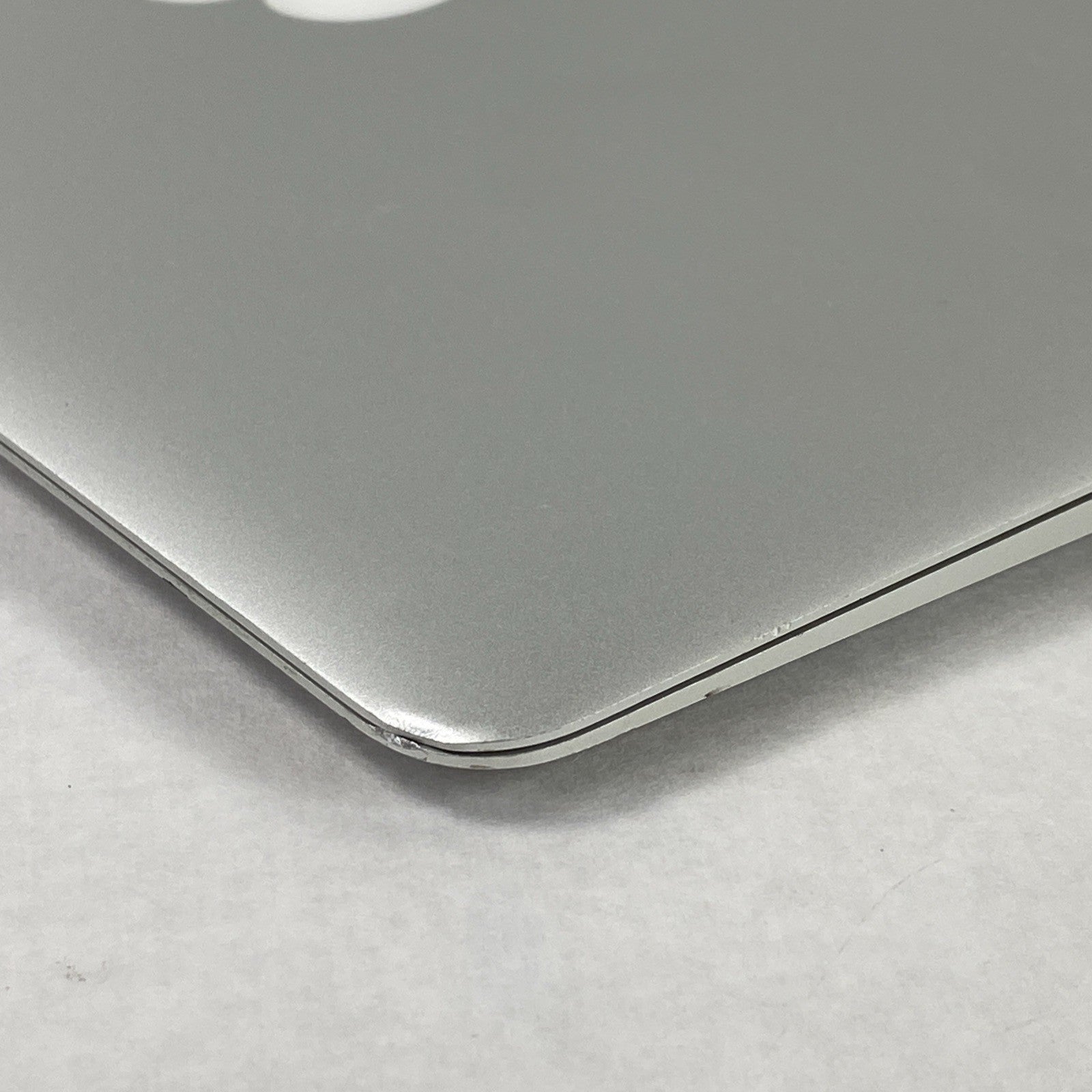 Apple MacBook Air A1465 2015 11" 1.6Ghz i5 4GB RAM 120GB SSD os12.7.6 304 Cycles