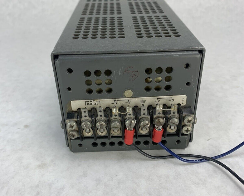 Lambda Regulated Power Suppy 0-24 VDC-INPUT 105-132V 55-65HZ Model LM 261