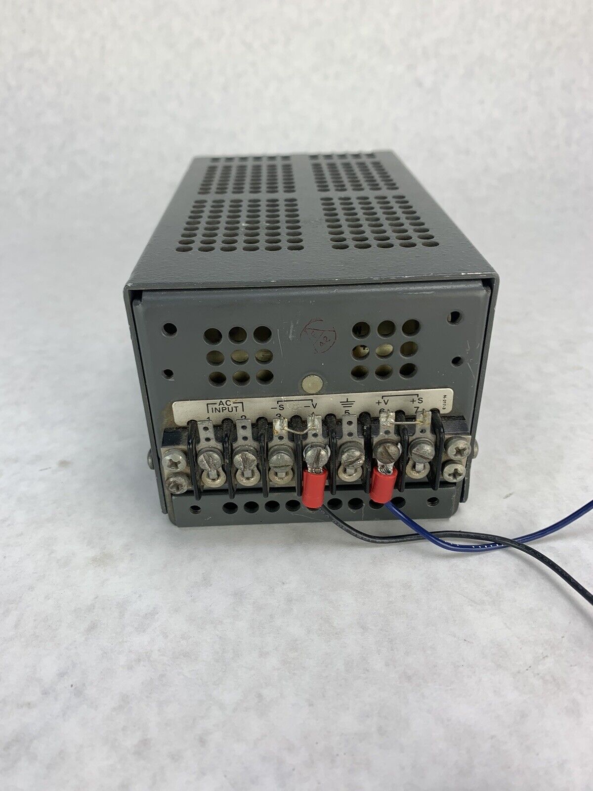 Lambda Regulated Power Suppy 0-24 VDC-INPUT 105-132V 55-65HZ Model LM 261