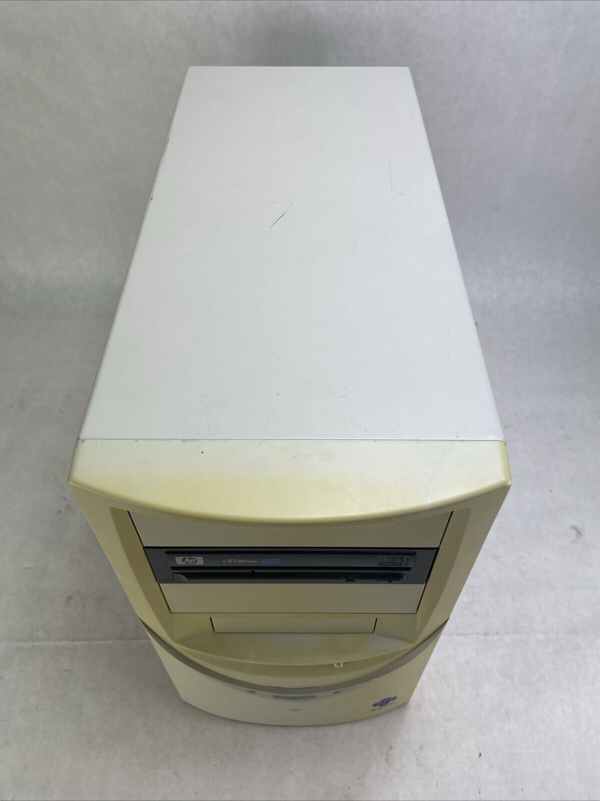 Vintage SOYO Mid Tower Computer Case w/Hi-Q Power ATX-300GU 300W Power Supply