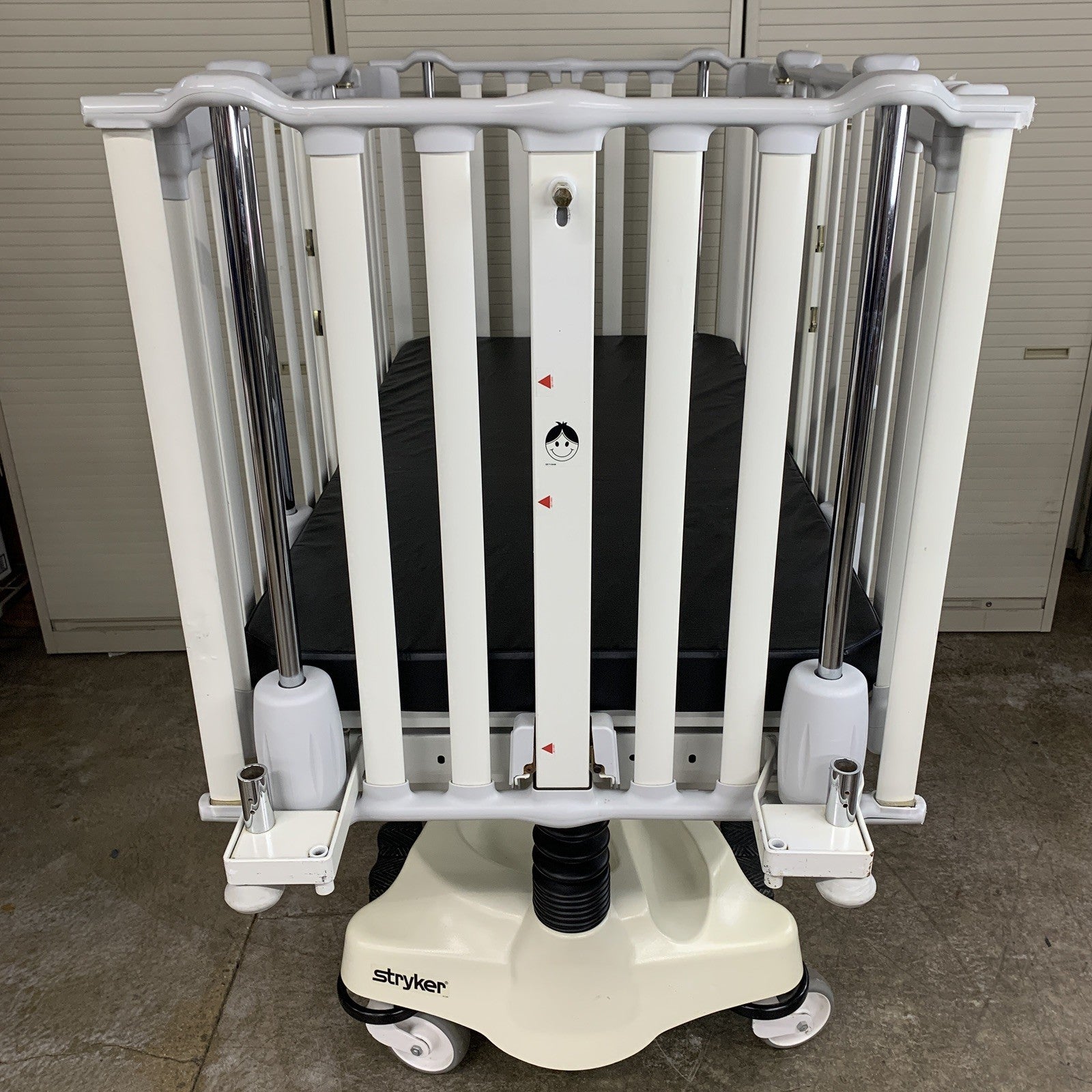 Stryker Cub FL19H Pediatric Crib with Mattress No Handles on Doors