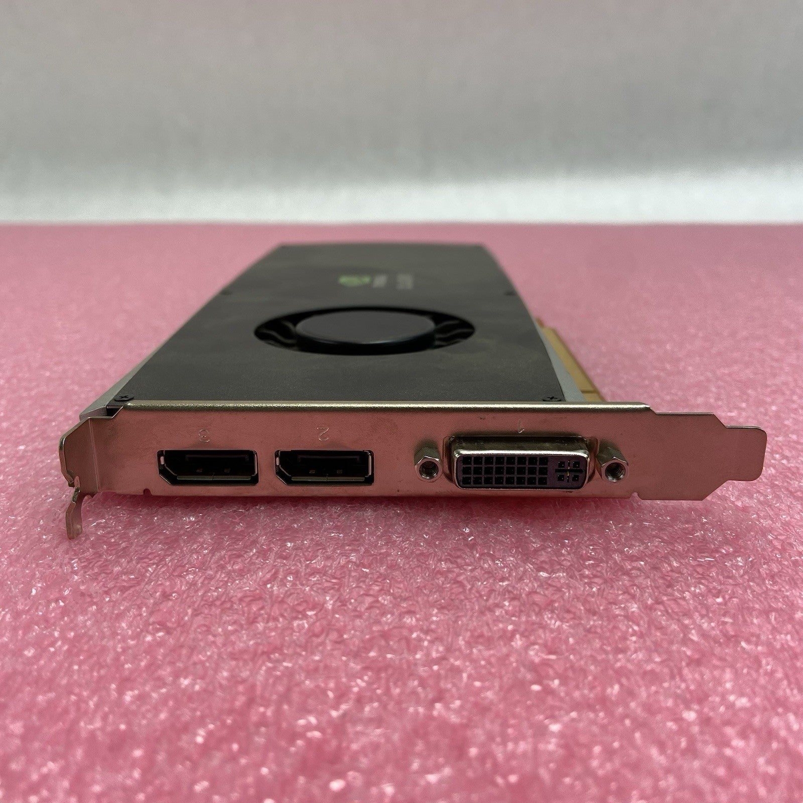 Nvidia Quadro FX 3800 PCIe x16 Graphics Card5