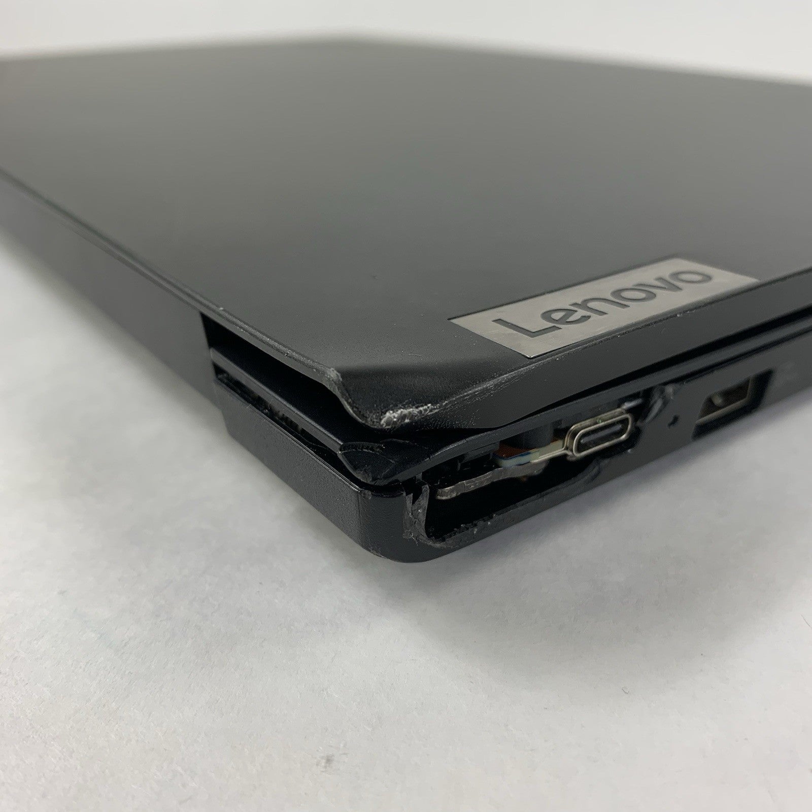 Lenovo ThinkPad E15 Gen 2 15.6" i5-1135G7 2.40 GHz 16 GB RAM No OS/SSD/AC18
