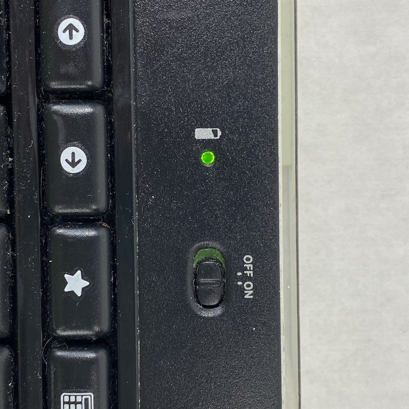 Logitech K520 Y-R0012 Wireless Keyboard No USB Dongle Power Tested - Lot of 4