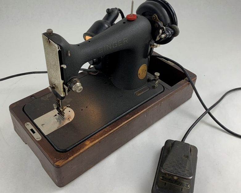 Singer Sewing Machine 15-7 Powers On Motor Runs Dried Belts