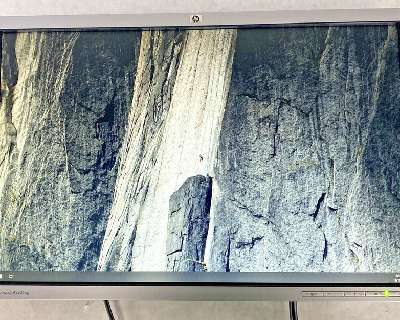 HP Compaq LA2205WG 22" 1680x1050 16:10 TFT LCD Monitors ONLY Grade B Lot of 2