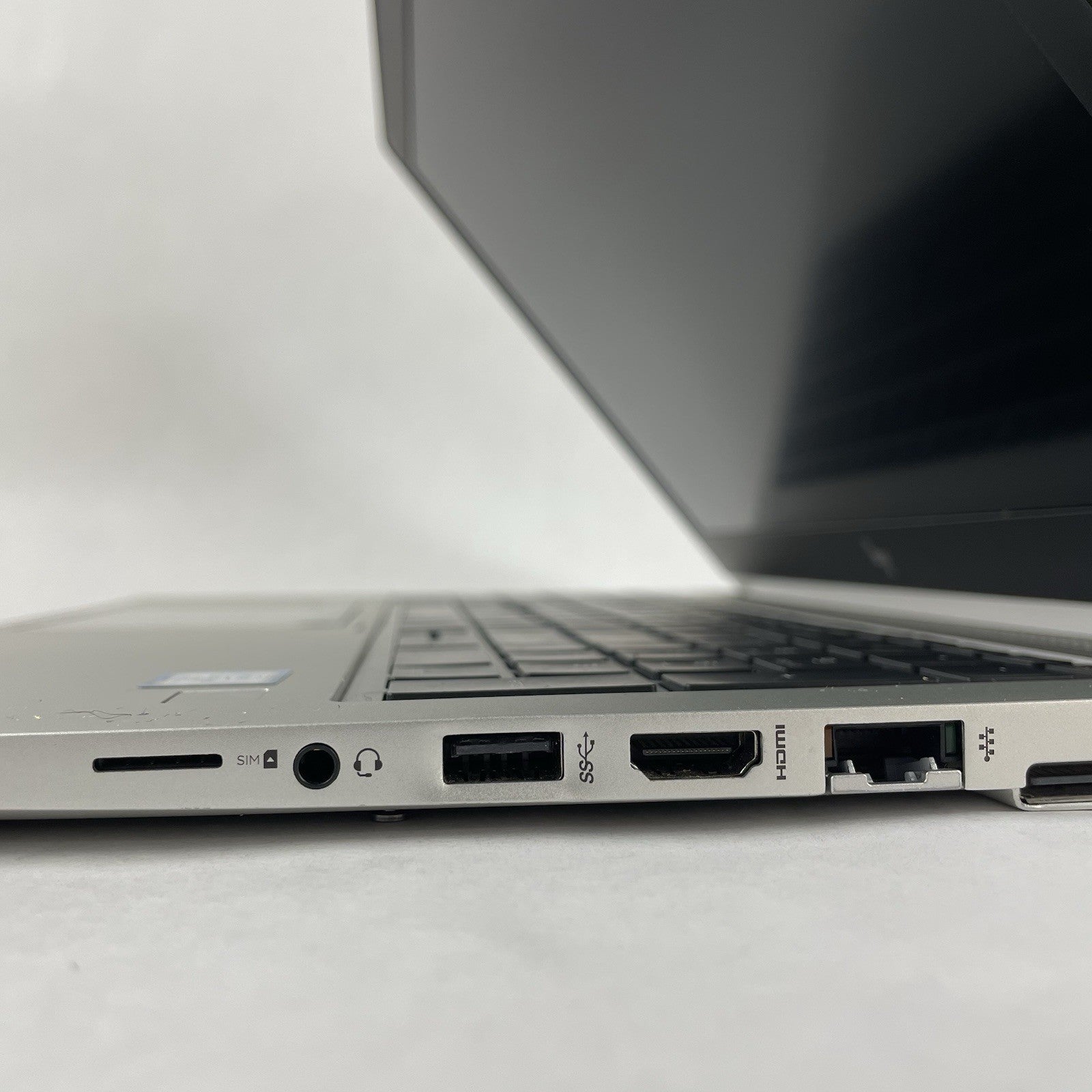 HP EliteBook 850 G6 15.6" i5-8365U 1.60 GHz 8 GB RAM No SSD/OS/AC/Batt - Corner6