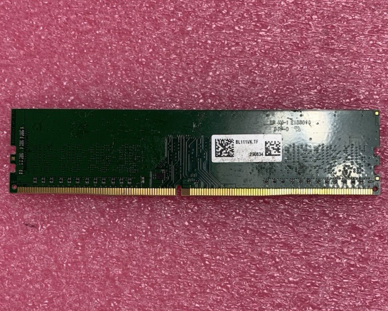 Crucial CT4G4DFS8213.M8FA 4GB DDR4 SDRAM Memory Stick