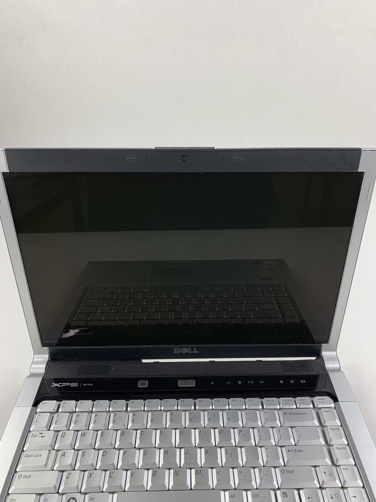 Dell XPS M1530 Core 2 Duo 00010676 2.4 GHz 2 GB No OS No HDD No Batt No AC