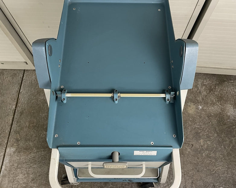 Tektronix Scope Mobile Cart Type 202-2 Model C F/ 500 Series Scopes